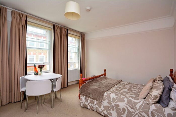 Studio To Rent In James Street, Marylebone, London, W1U