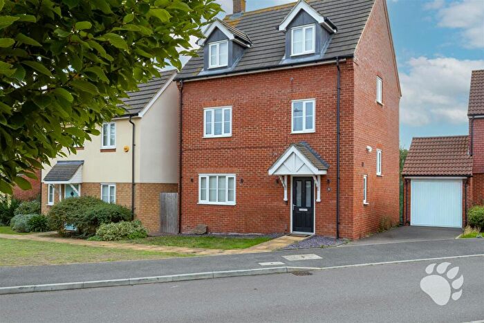 4 Bedroom Detached House For Sale In Monarch Close, Wickford, SS11