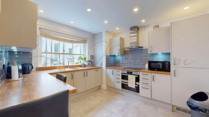 4 Bedroom Flat To Rent In Chapel Street, Marylebone, NW1