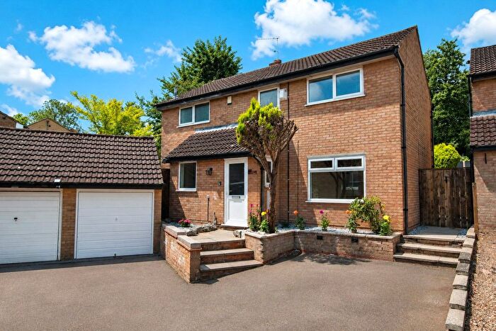 4 Bedroom Detached House For Sale In Piccadilly Close, Roselands, Northampton, NN4