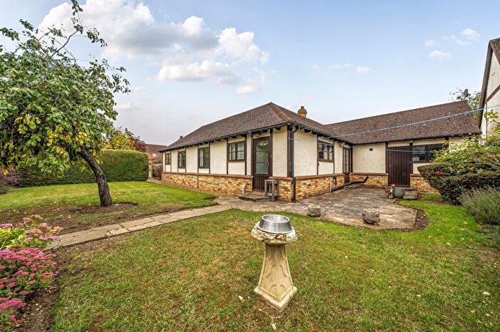 3 Bedroom Detached Bungalow For Sale In Silver Street, Great Barford, MK44