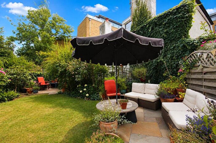 3 Bedroom Apartment For Sale In Victoria Square, Clifton, BS8