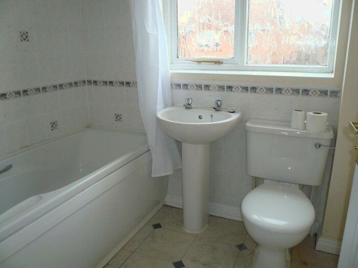 3 Bedroom House To Rent In Parkwood Road, Merseyside, L35