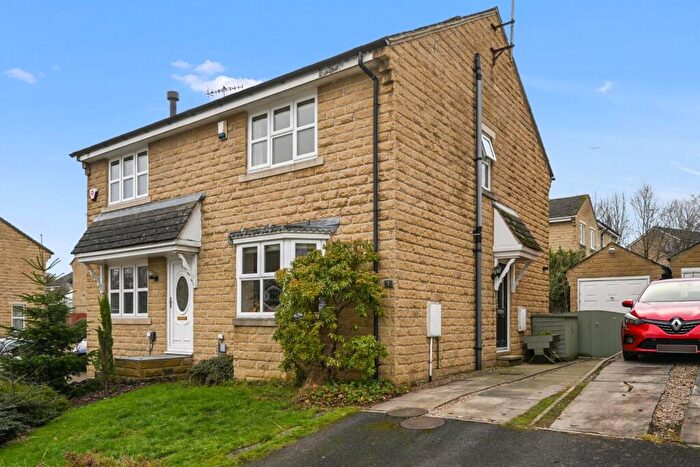 3 Bedroom Semi-Detached House For Sale In Slingsby Close, Apperley Bridge, BD10