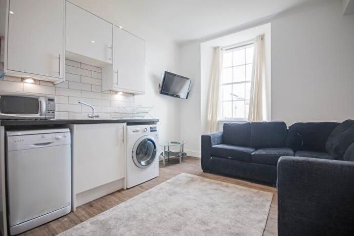 4 Bedroom Flat To Rent In Nicolson Street, Edinburgh, EH8