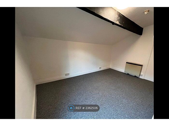 2 Bedroom Flat To Rent In Barrington Road, Altrincham, WA14