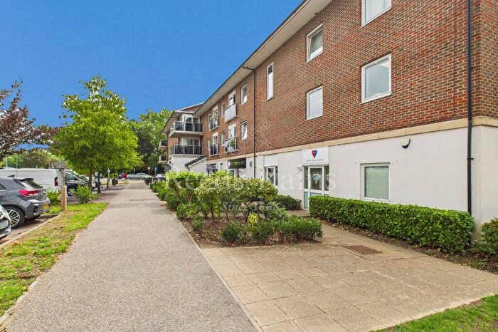 2 Bedroom Apartment For Sale In Maplehurst Close, Dartford, Kent, DA2
