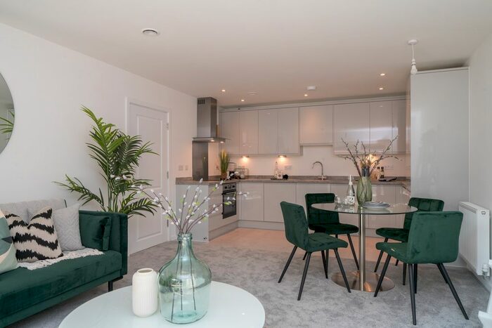 2 Bedroom Flat To Rent In Whippendell Road, Watford, WD18