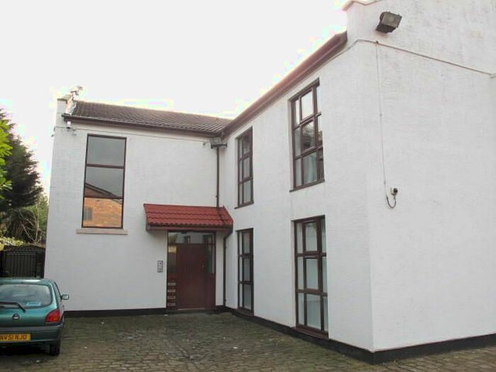 2 Bedroom Flat To Rent In South View, Rochdale OL11