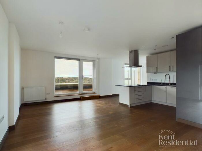 3 Bedroom Apartment To Rent In Guinevere Point, Waterhouse Avenue, Maidstone, ME14