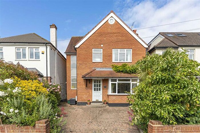 4 Bedroom Property To Rent In Sunnyside Road, Teddington, TW11