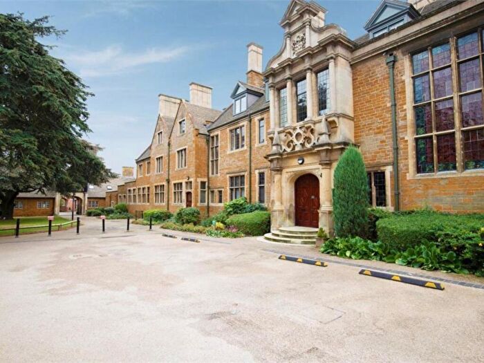 2 Bedroom Apartment For Sale In Woolston Close, Manfield Grange, NN3