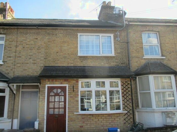 2 Bedroom Cottage To Rent In Hillside Grove, Southgate, N14