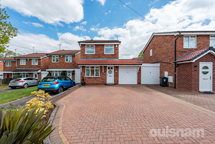 2 Bedroom Link Detached House For Sale In Moor Leasow, Northfield, Birmingham, B31