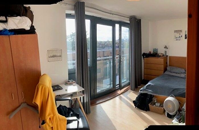 3 Bedroom Flat To Rent In Wedmore Street, Holloway, Islington, North London, N19
