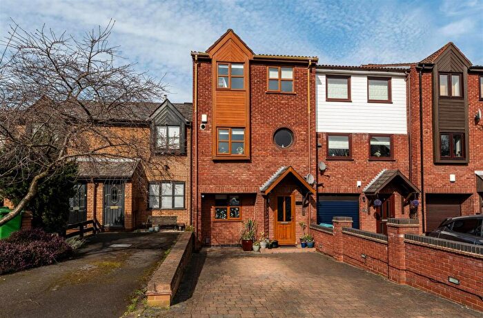 4 Bedroom Terraced House For Sale In Quayside Close, Nottingham, NG2