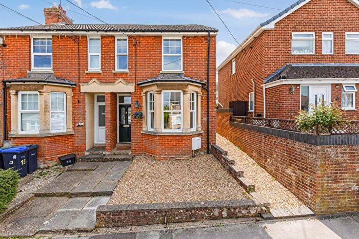 3 Bedroom End Of Terrace House For Sale In New Road, Durrington, Salisbury, SP4