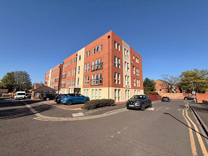 2 Bedroom Flat For Sale In Glaisdale Court, Darlington, DL3