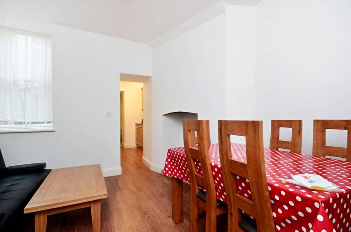 2 Bedroom Flat To Rent In Dean Street, Westminster, London, W1D