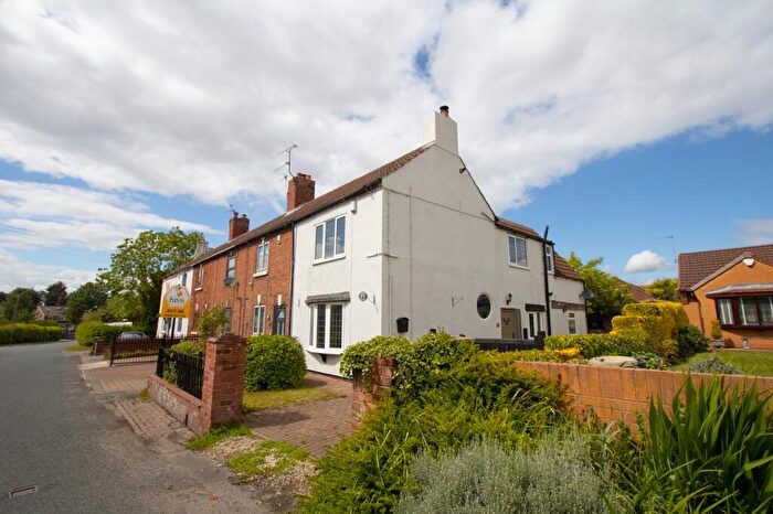 3 Bedroom End Of Terrace House For Sale In Littleworth Lane, Rossington, Doncaster, DN11