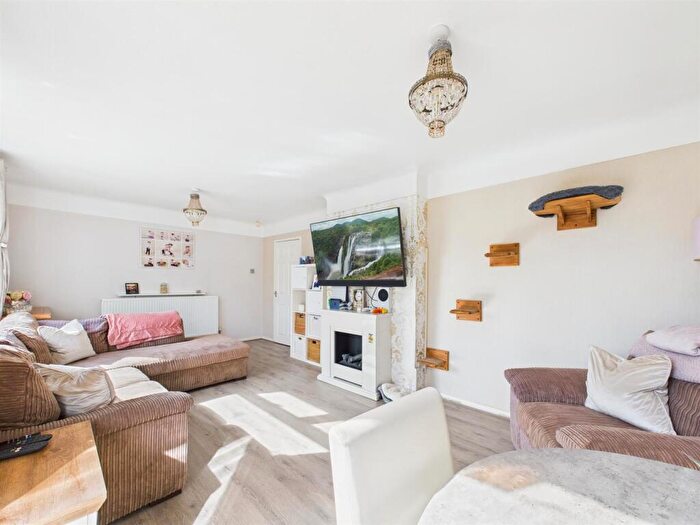 3 Bedroom Terraced House For Sale In Curlew Way, Wirral, CH46