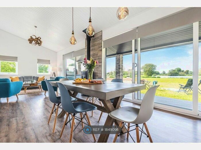 3 Bedroom Detached House To Rent In Poole Road, Sturminster Marshall, Wimborne, BH21