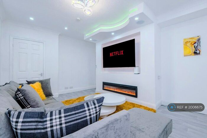 3 Bedroom Semi-Detached House To Rent In Cooper Lane, Manchester, M9