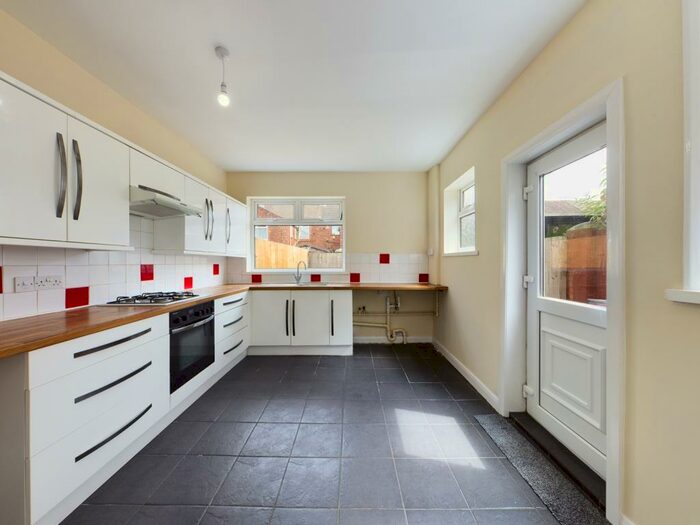4 Bedroom Terraced House To Rent In Glencoe Street, HU5