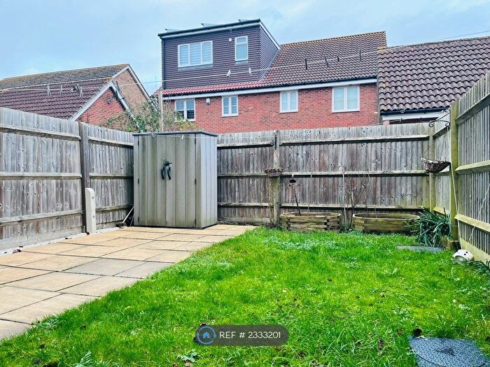 2 Bedroom End Of Terrace House To Rent In Aldermere Avenue, Cheshunt, Waltham Cross, EN8