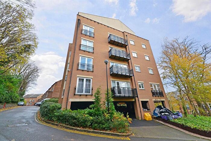 3 Bedroom Apartment To Rent In Caversham Place, Sutton Coldfield, B73