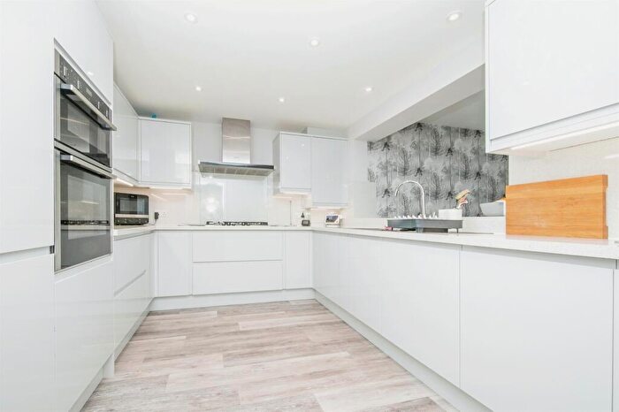 3 Bedroom End Of Terrace House For Sale In Magnolia Drive, Colchester, CO4