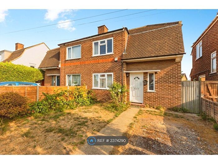 4 Bedroom Semi-detached House To Rent In Greenfields Road, Reading, RG2