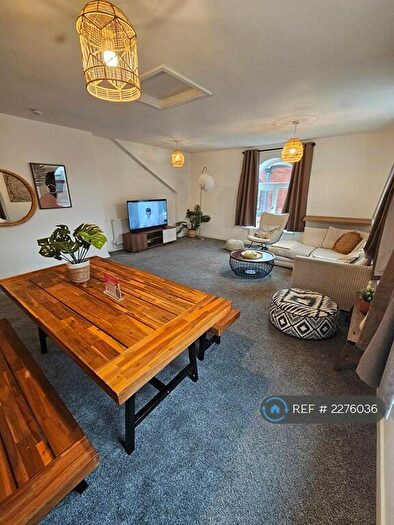 2 Bedroom Flat To Rent In Market Avenue, Ashton-Under-Lyne, OL6