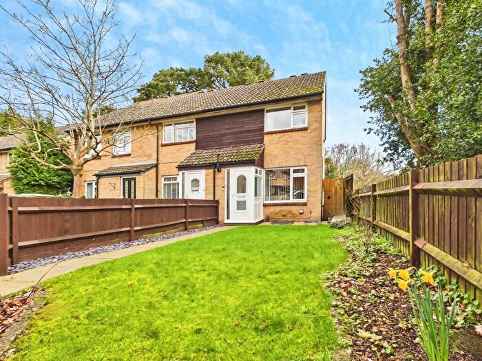 2 Bedroom End Of Terrace House For Sale In Bembridge, Netley Abbey, Southampton, SO31