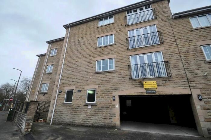 2 Bedroom Flat To Rent In Junction House, Doncaster Road, Barnsley, South Yorkshire S70