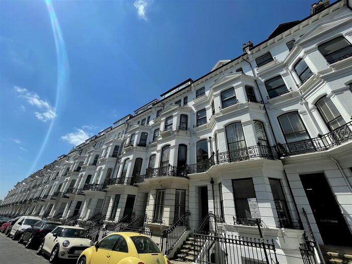 2 Bedroom Flat To Rent In St. Michaels Place, Brighton, BN1