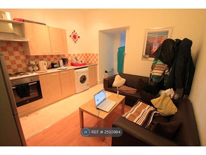 1 Bedroom Flat To Rent In Longcross Street, Cardiff, CF24