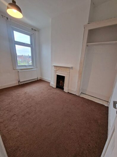 2 Bedroom Flat To Rent In Langham Road, London, N15