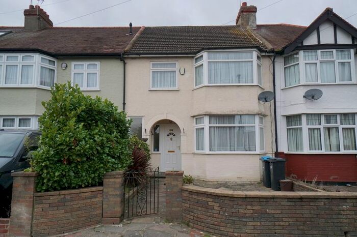 3 Bedroom Terraced House To Rent In Munster Gardens, London N13