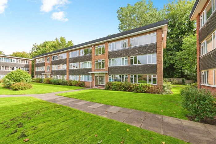 2 Bedroom Flat For Sale In Garrard Gardens, Sutton Coldfield, B73