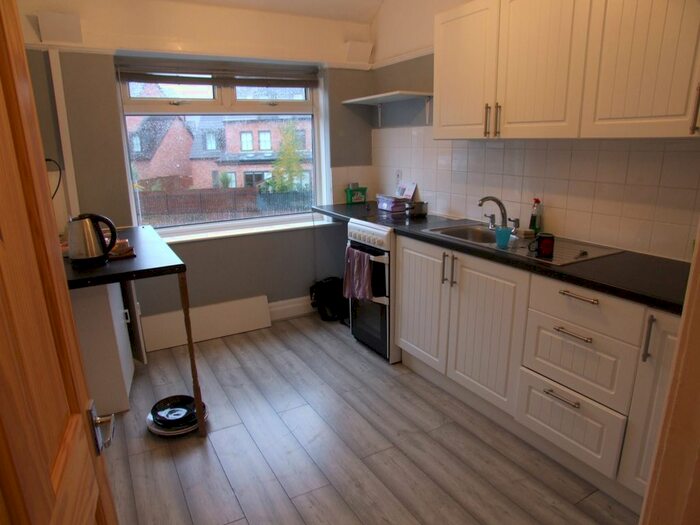 1 Bedroom Flat To Rent In Stone Pail Road, Gatley, SK8