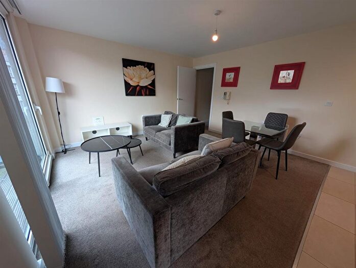 2 Bedroom Flat To Rent In Blackfriars Road, Salford, M3