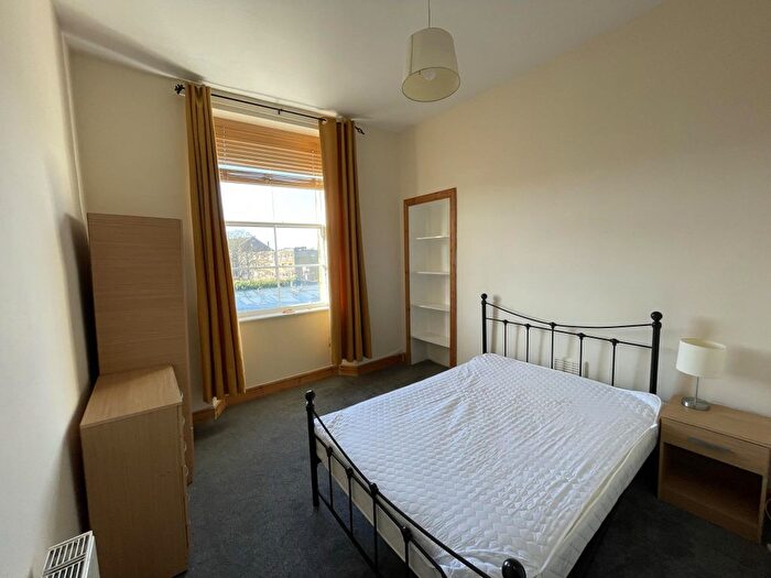 2 Bedroom Flat To Rent In Duke Street, Edinburgh, EH6