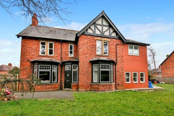 5 Bedroom Semi-Detached House To Rent In Dipwood Road, Rowlands Gill, NE39