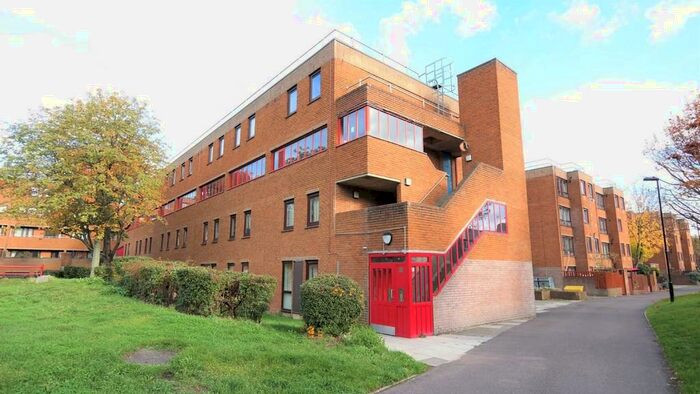 1 Bedroom Apartment To Rent In The Sandlings, Wood Green, N22