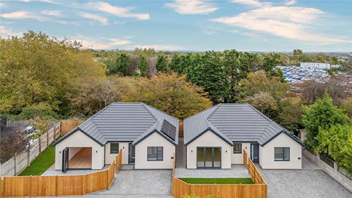 2 Bedroom Bungalow For Sale In Redfield Road, Patchway, Bristol, BS34