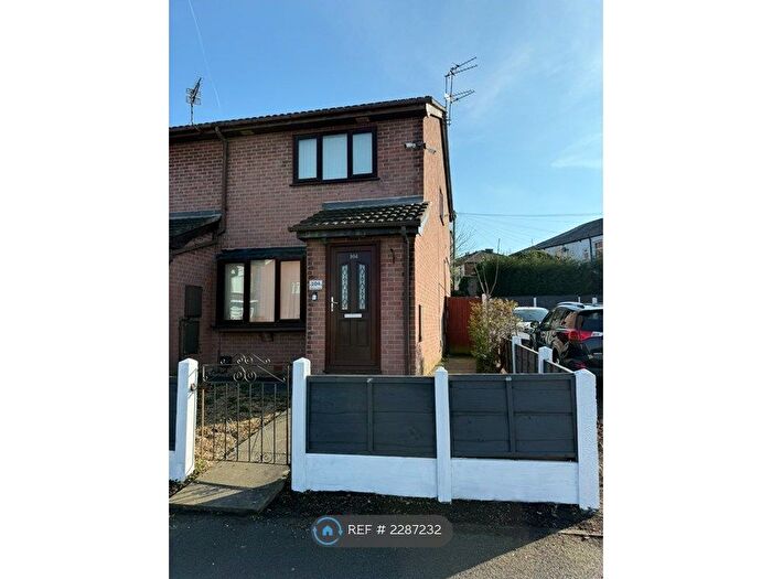2 Bedroom Terraced House To Rent In Mottram Road, Hyde, SK14