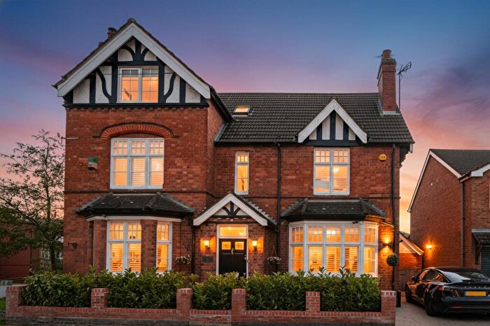 5 Bedroom Detached House For Sale In Station Road, Kenilworth, CV8