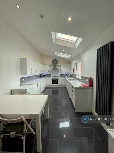 6 Bedroom Terraced House To Rent In Derby Grove, Nottingham, NG7