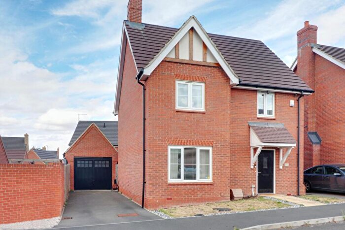 3 Bedroom Detached House For Sale In Buckton Fields, Northampton, NN2